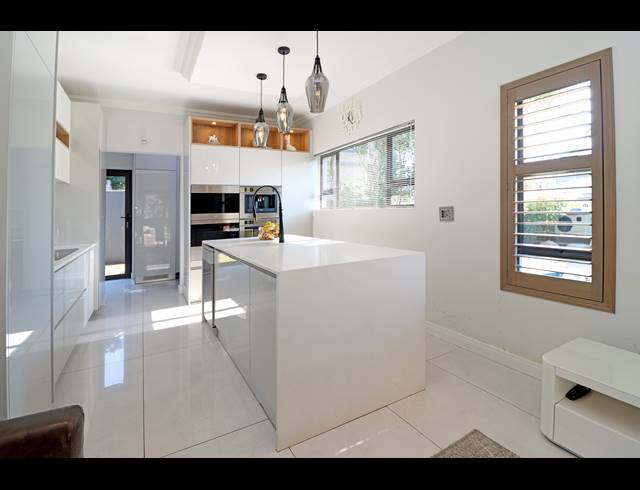 5 BEDROOM HOUSE FOR SALE IN BEVERLEY